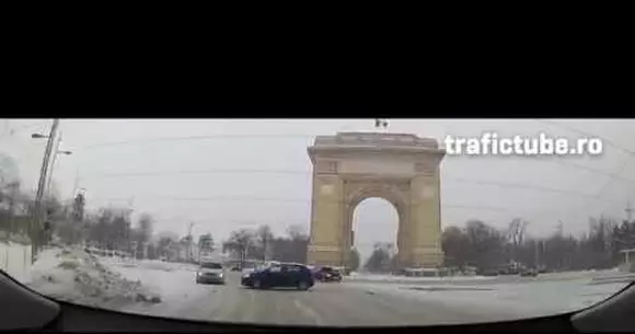 Primul accident al zilei - Un derapaj și un o tamponare minoră