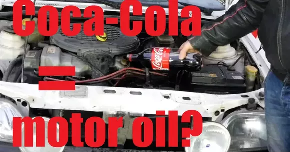 Ce se întâmplă dacă folosești Coca-Cola în locul uleiului din motor (VIDEO)