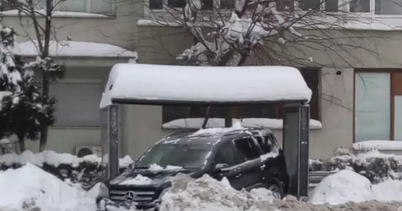 A fost întocmit dosar penal pentru un șofer care a parcat într-o stație RATB