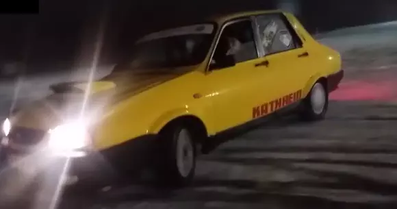 Cerculețe cu Bătrâna Doamnă prin zăpadă