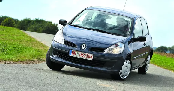 Renault Clio Model R: Ajung 2.500 de euro pentru fericire?