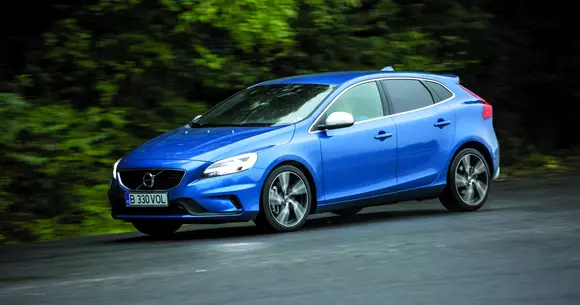 Volvo V40 D4: Scandinav cu spirit sportiv
