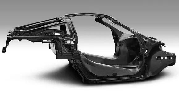 McLaren a publicat primul teaser cu înlocuitorul lui 650S - Update