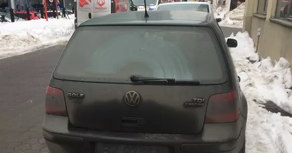 Ai numărul de înmatriculare murdar? Vezi ce amendă riști să plătești!