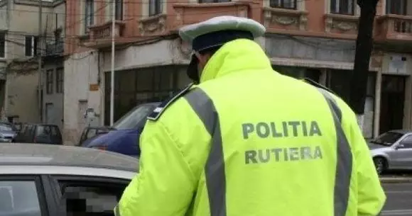 Iepurașii îmbrăcați în uniformă de poliție au tăiat 12.500 de amenzi și au reținut 1.100 de permise de conducere