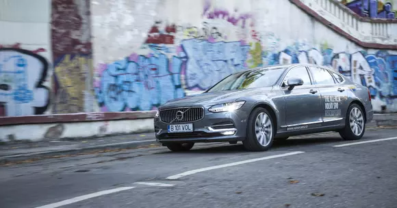 Volvo S90 D5 AWD - Un alt mod de a trăi luxul