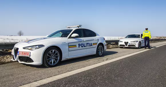 Cursă nebună între două mașini, pe străzile din București