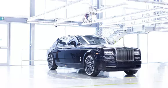 A fost produs ultimul Rolls-Royce Phantom al acestei generații