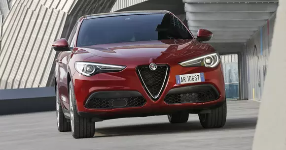 Alfa Romeo Stelvio primește două motorizări noi