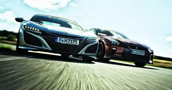 Honda NSX vs Nissan GT-R - Pe urmele lui Godzilla