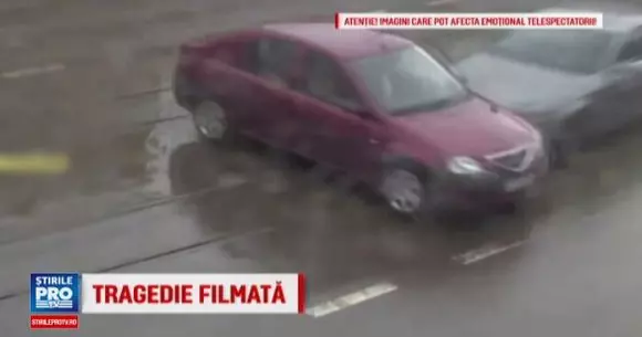 Ce accident teribil! Uite ce s-a întâmplat când un tânăr a trecut pe roșu, în Iași! | VIDEO