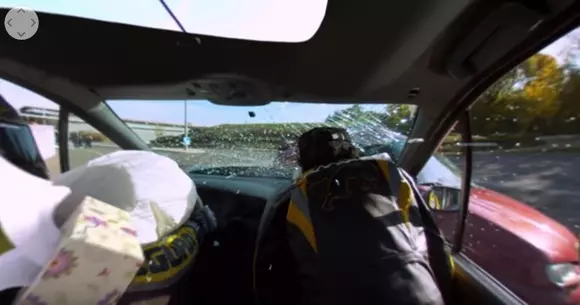 Cum arată un crash test filmat cu o cameră 360? | VIDEO