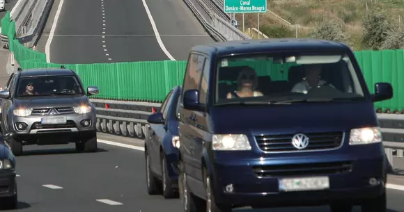 Tu te simți agasat de flash-uri în trafic? Cea mai elegantă soluție să nu mai apelezi la acest truc și să ți se facă loc