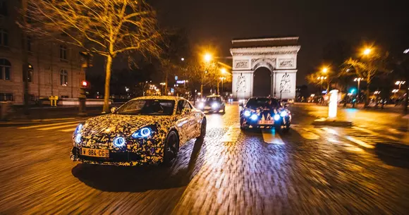 Prototipurile Alpine A110 rup inimile parizienilor