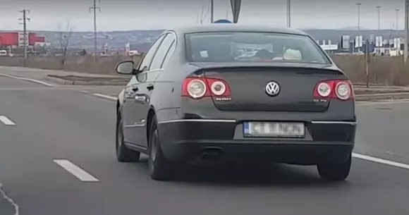 Cel mai haotic șofer din România! Uite cum conduce posesorul unui Passat | VIDEO