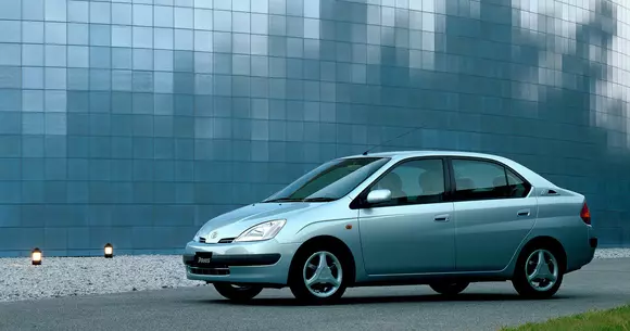 Toyota a vândut peste 10 milioane de mașini eco