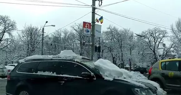 Un orb la volan? Uite cum merge șoferul ăsta prin București! | VIDEO