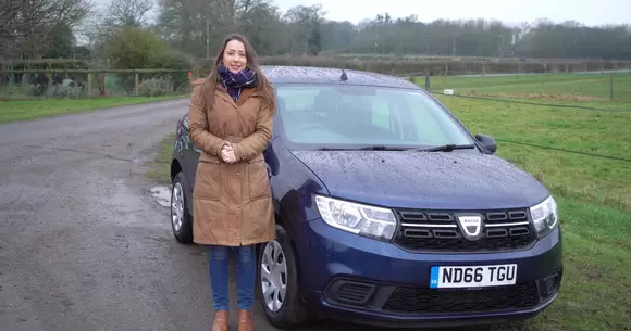 Dacia Sandero a fost luată la bani mărunți de britanici