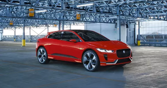 Jaguar I-Pace debutează la Geneva în haine roșii