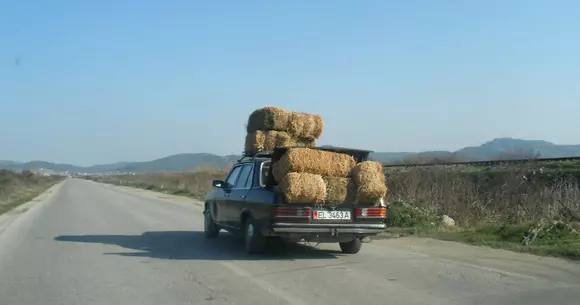 Patru motive pentru care peste 80% dintre mașinile din Albania sunt marca Mercedes-Benz?