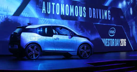 Conducere autonomă: Intel cumpără Mobileye cu 15 miliarde de dolari