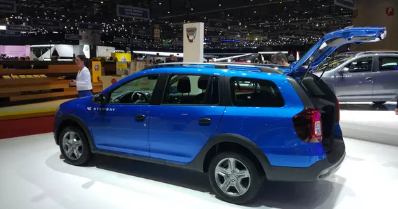 Geneva 2017: Logan MCV Stepway este vedeta din standul Dacia