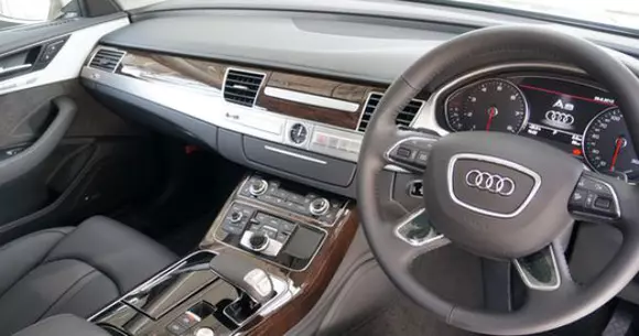 Cât costă să muți volanul unei mașini de pe dreapta pe stânga?