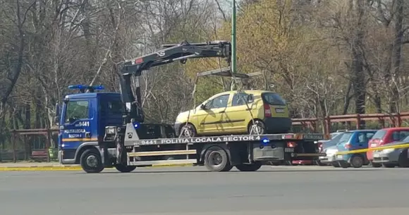 Atenție, șoferi: în mai multe sectoare din Capitală a început ridicarea mașinilor parcate neregulamentar