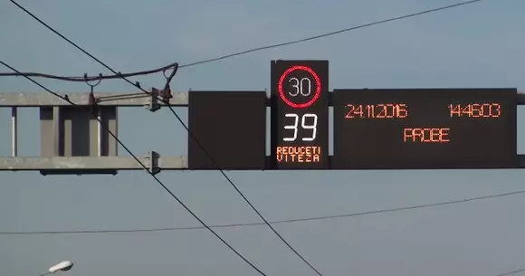 O șoferiță a fost prinsă de radar cu 703 km/h. Ce mașină conducea