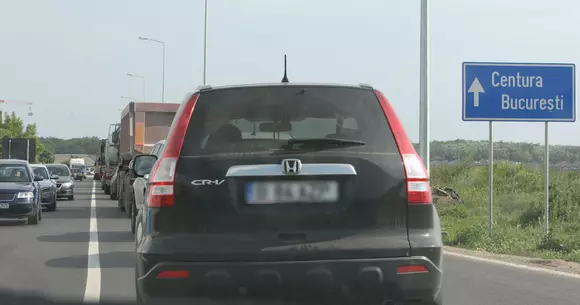 Ce se întâmplă dacă NU semnalizezi în trafic. Ești obligat să o faci?