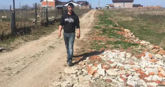 Revoltător: Și-au reparat singuri strada iar acum au dosare penale!