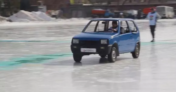 Turneu de curling cu...mașini