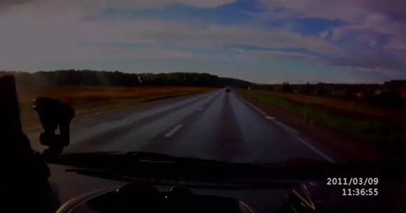 Iată ce se poate întâmpla atunci când faci o depășire fără să te asiguri