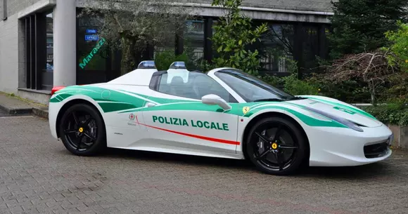 Poliția din Italia folosește un 458 Spider confiscat