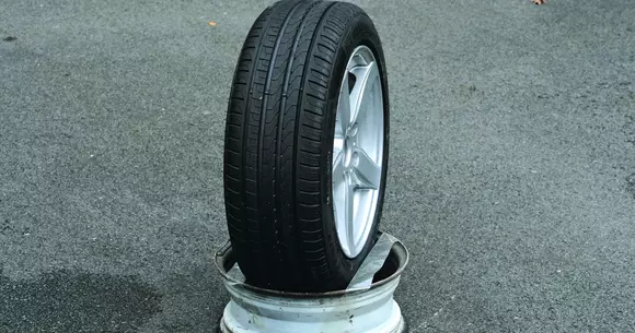 Pirelli a anunțat anvelopa care se conectează la... Internet