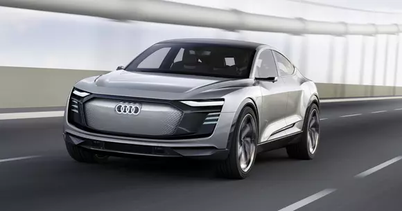 Audi e-tron Sportback concept are sute de LED-uri și face suta în 4,5 secunde