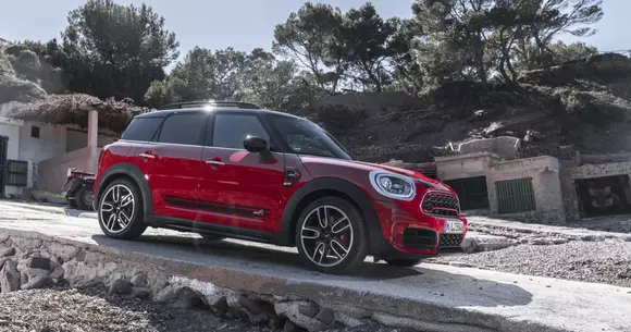 Mini John Cooper Works Countryman: Un britanic la Shanghai