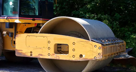 Valea Oltului se transformă în coșmarul șoferilor. Circulația se închide în reprize de câte 15 minute până la sfârșitul lunii mai