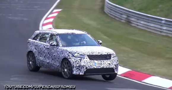 Range Rover Velar SVR își încordează mușchii pe Nurburging