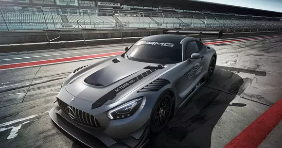 Model aniversar: Mercedes-Benz AMG GT3 Edition 50