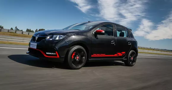 Speranţă pentru fanii Dacia: Sandero R.S. poate atinge 200 km/h!