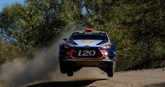 WRC: Thierry Neuville câștigă  în Argentina după un final interzis cardiacilor