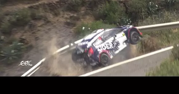 Când parapeții de protecție salvează vieți. Accident incredibil într-o etapă de raliu