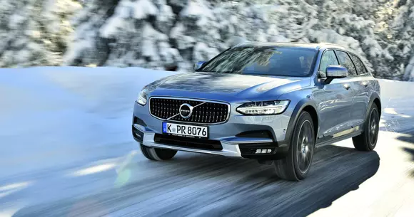 Volvo V90 Cross Country - Direct din inima Suediei