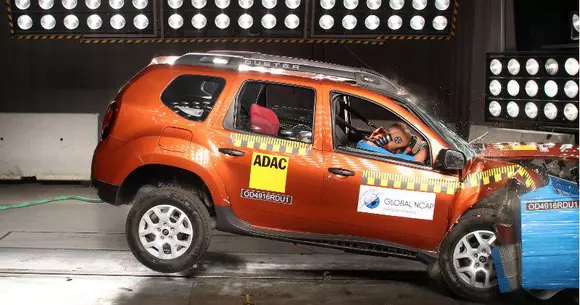 Renault Duster obține zero stele la testele de impact din India