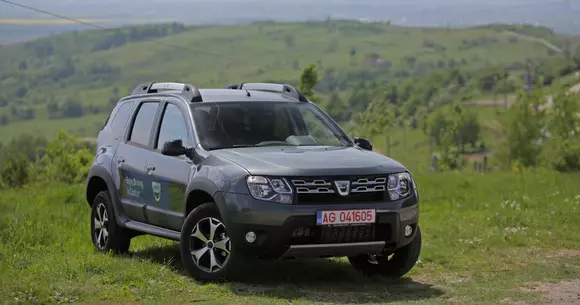 Update: Dacia Duster EDC a ajuns în România. Prețuri și informații complete. Vezi și cum se conduce noua cutie de viteze automată