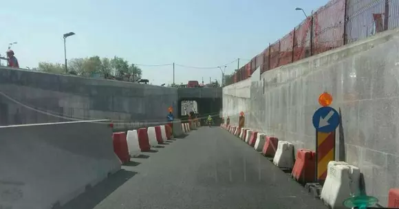 Culmea culmilor! Au dat drumul la pasajul de la Piața Sudului, dar traficul se blochează câțiva zeci de metri mai încolo