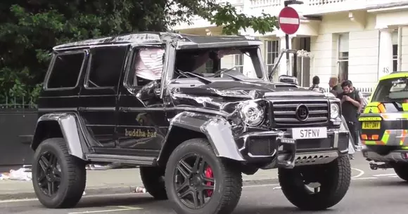 Toyota Prius vs Brabus G500: un accident care va intra în cartea de aur a asigurărilor!