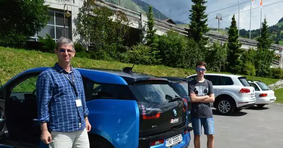 Doi români vor participa la cel mai mare raliu din lume dedicat autovehiculelor electrice