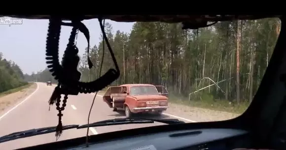 Bătrâna Lada îți dă aripi | VIDEO